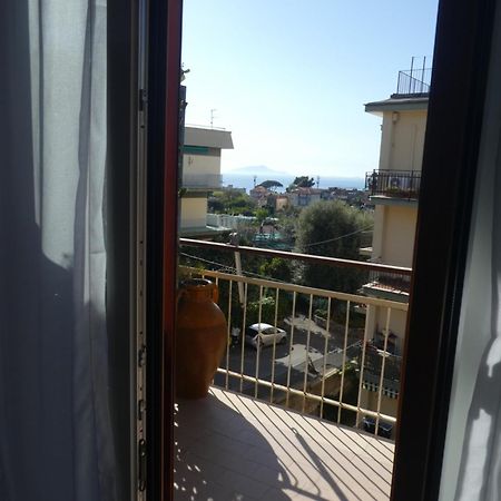 Bed and breakfast SoggiorniSorrente Extérieur photo