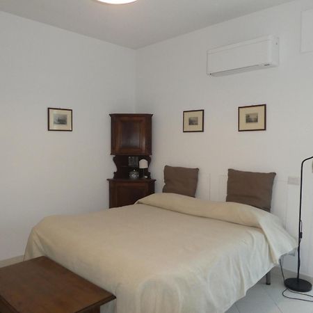 Bed and breakfast SoggiorniSorrente Extérieur photo