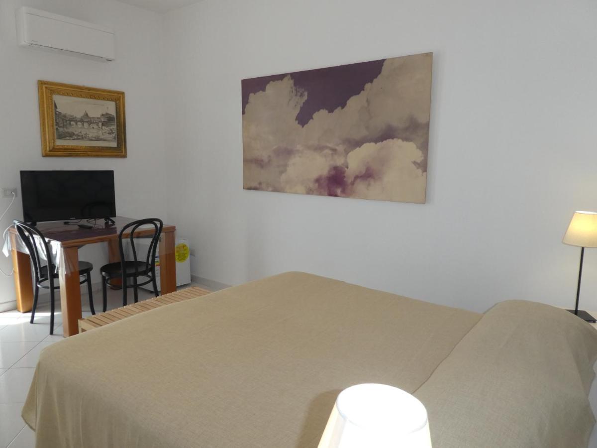 Bed and breakfast SoggiorniSorrente Extérieur photo